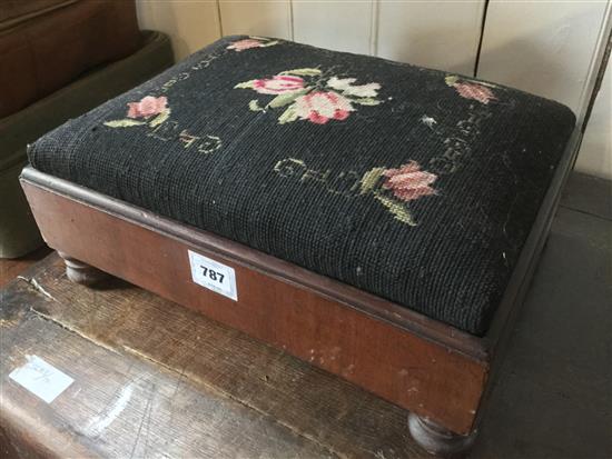 Tapestry top foot stool(-)